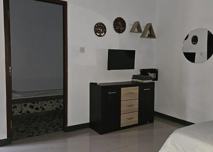 Alam Sutra بيت ضيافة أُلُواتو